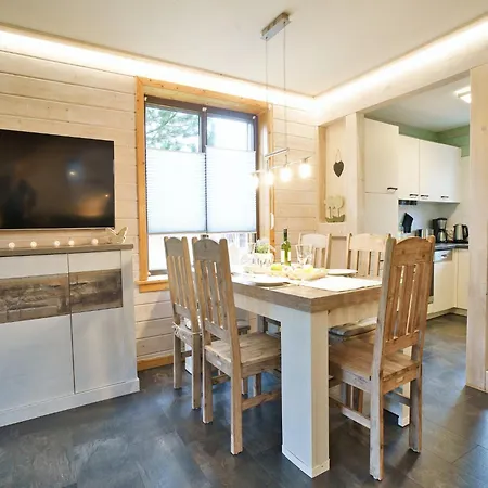 Doppelhaushaelfte In Holiday home